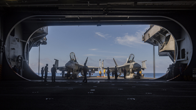 Hoạt động của tàu sân bay Mỹ trên đường tới thăm Việt Nam